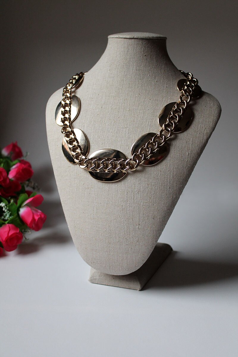 Gold chain chunky necklace from H&M statement necklaces collection