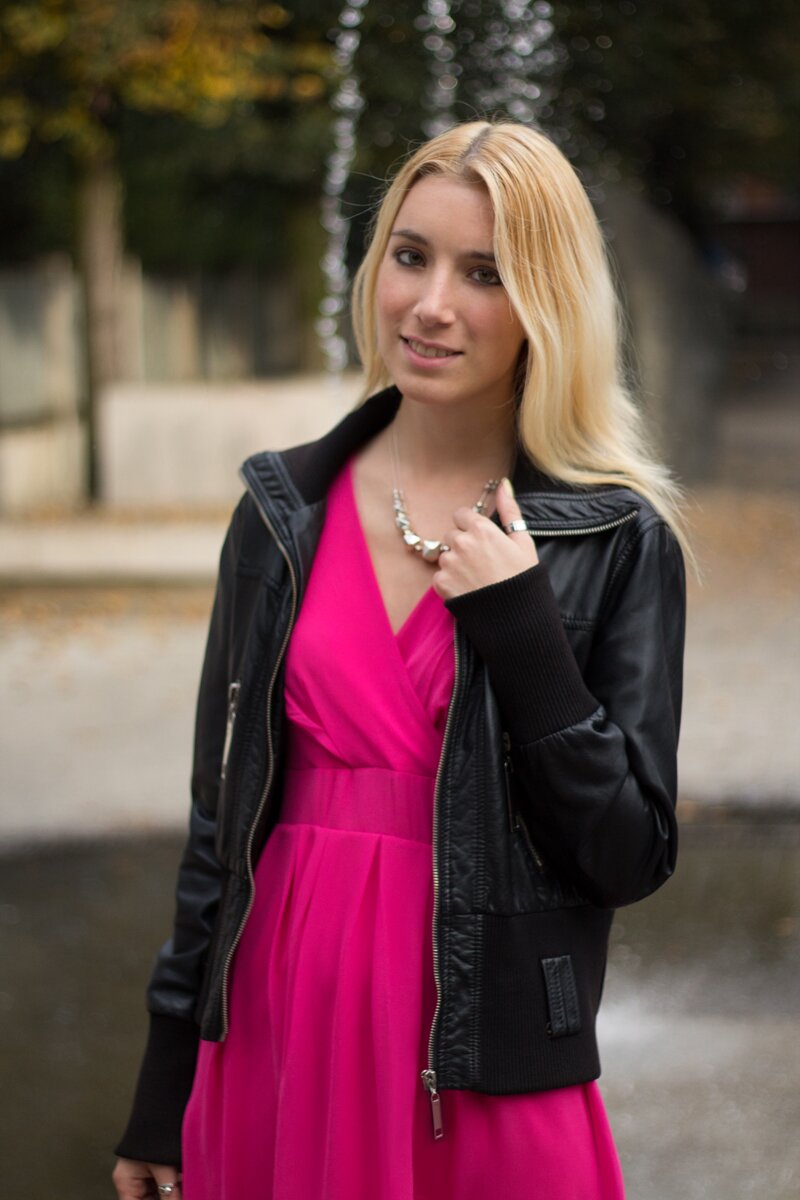 Fashion blogger Aurora Berill wearing a geometric necklace from OVS